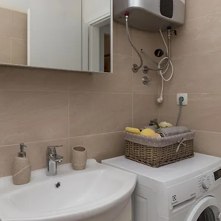 2 Bedroom Apartment With Balcony