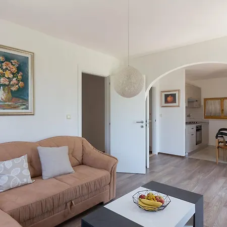 2 Bedroom Apartment With Balcony Apartment Sipanska Luka (Sipan)