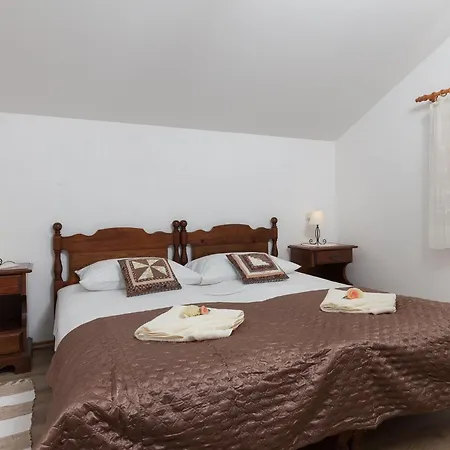2 Bedroom Apartment With Balcony Apartment Sipanska Luka (Sipan)