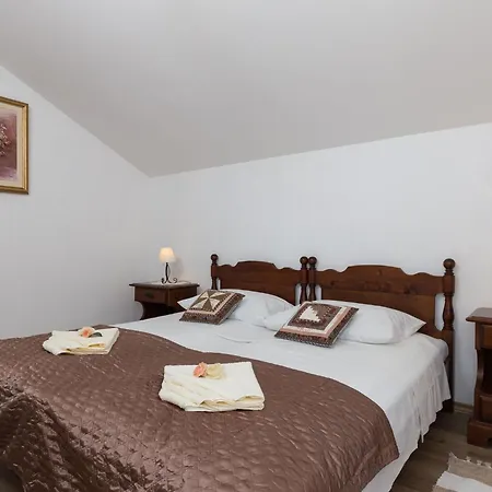 2 Bedroom Apartment With Balcony *